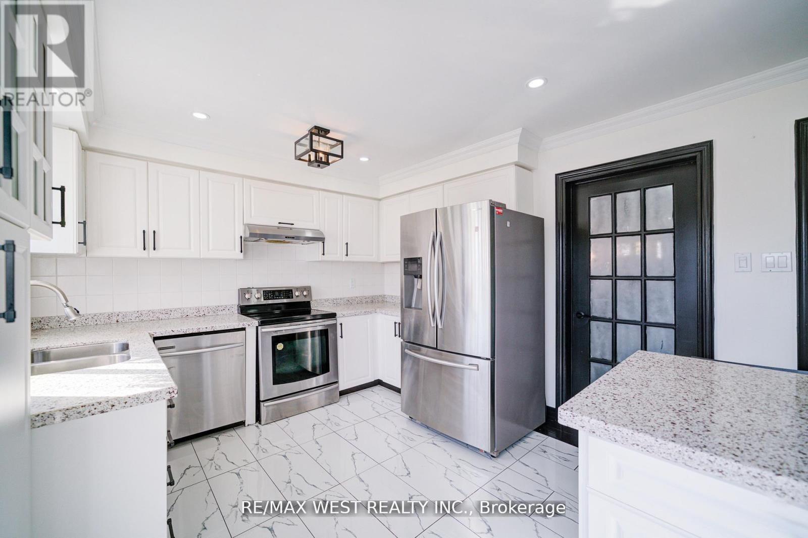 1648 PEPPERWOOD GATE, Pickering, Ontario