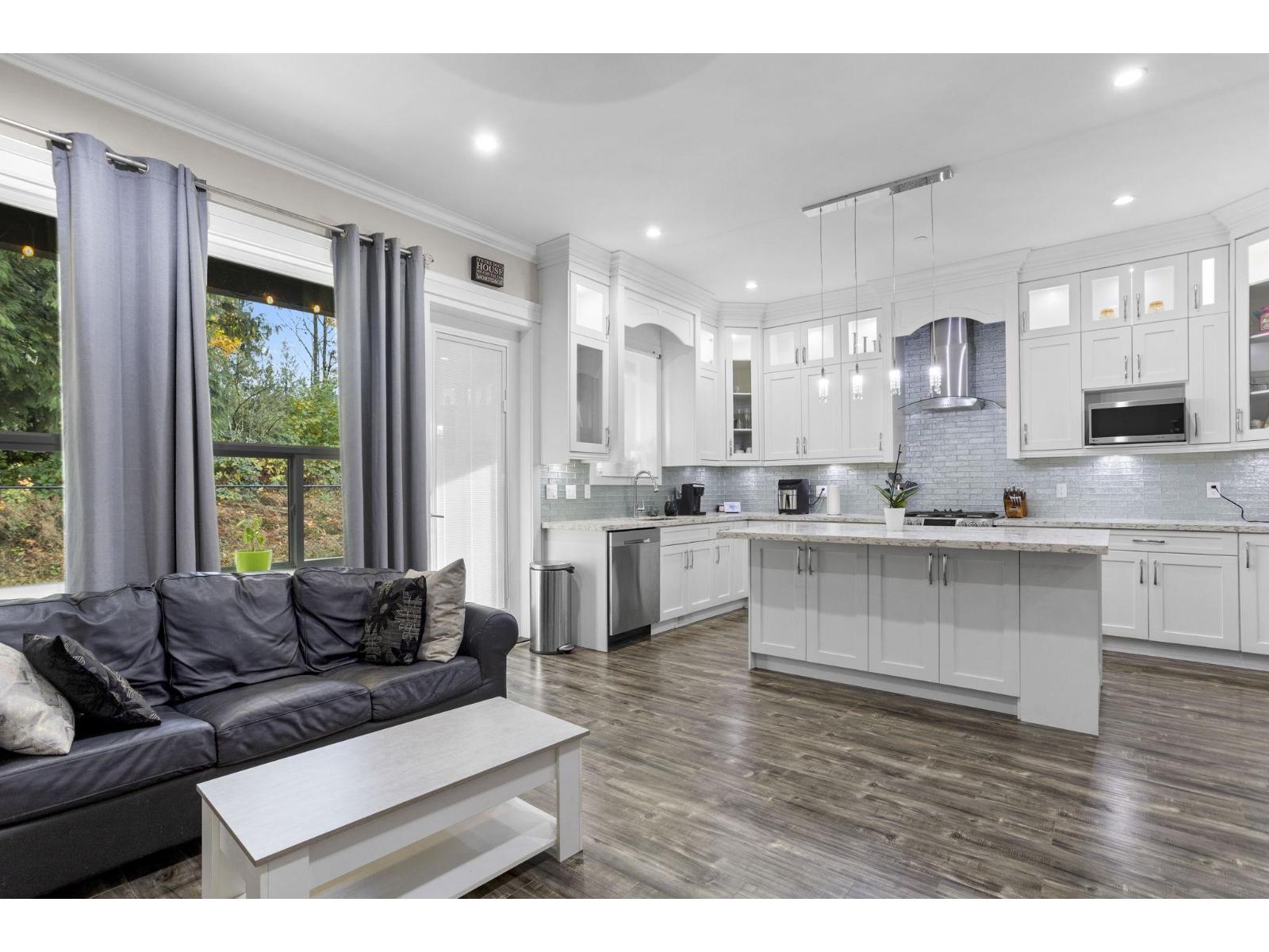 33908 Tooley Place, Mission, British Columbia  V2V 0G5 - Photo 10 - R3086804