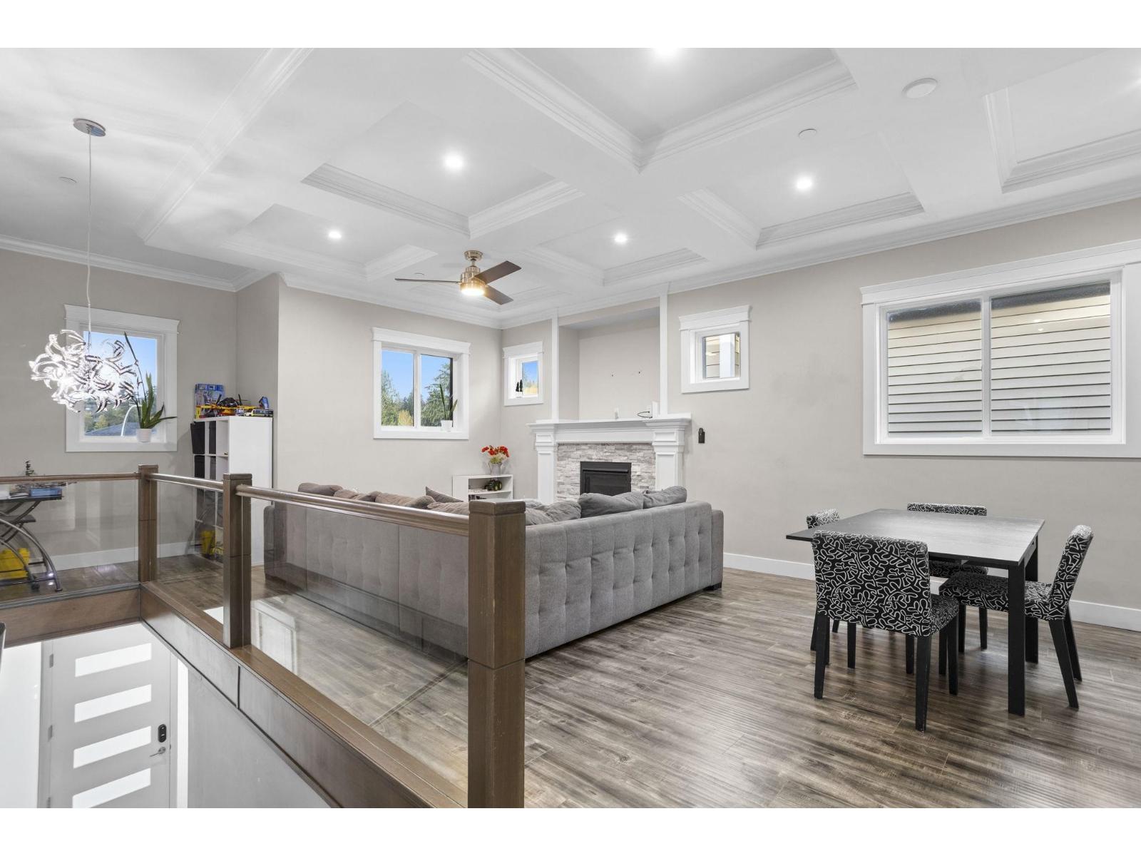 33908 Tooley Place, Mission, British Columbia  V2V 0G5 - Photo 8 - R3086804