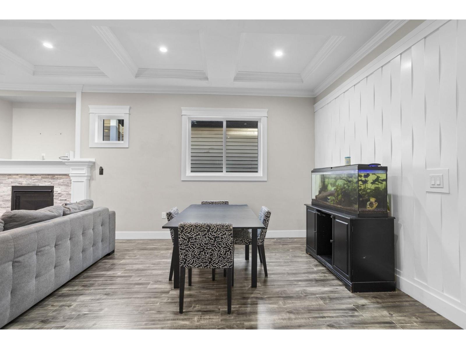 33908 Tooley Place, Mission, British Columbia  V2V 0G5 - Photo 6 - R3086804