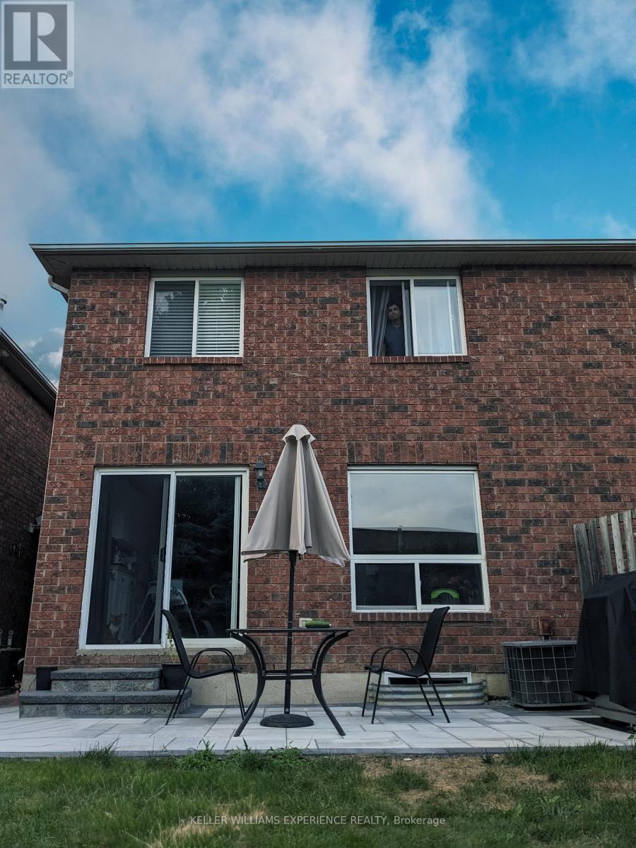 70 Weymouth Road, Barrie, Ontario  L4M 6R7 - Photo 9 - S12850118