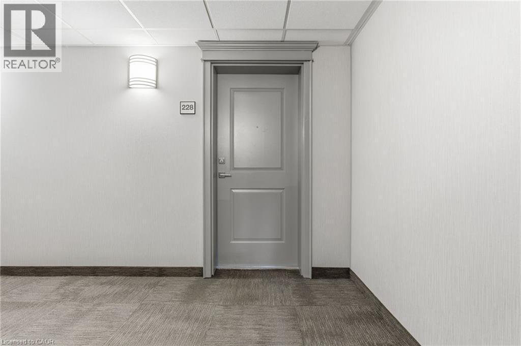 35 Southshore Crescent Unit# 228, Stoney Creek, Ontario  L8E 0J2 - Photo 3 - 40810516