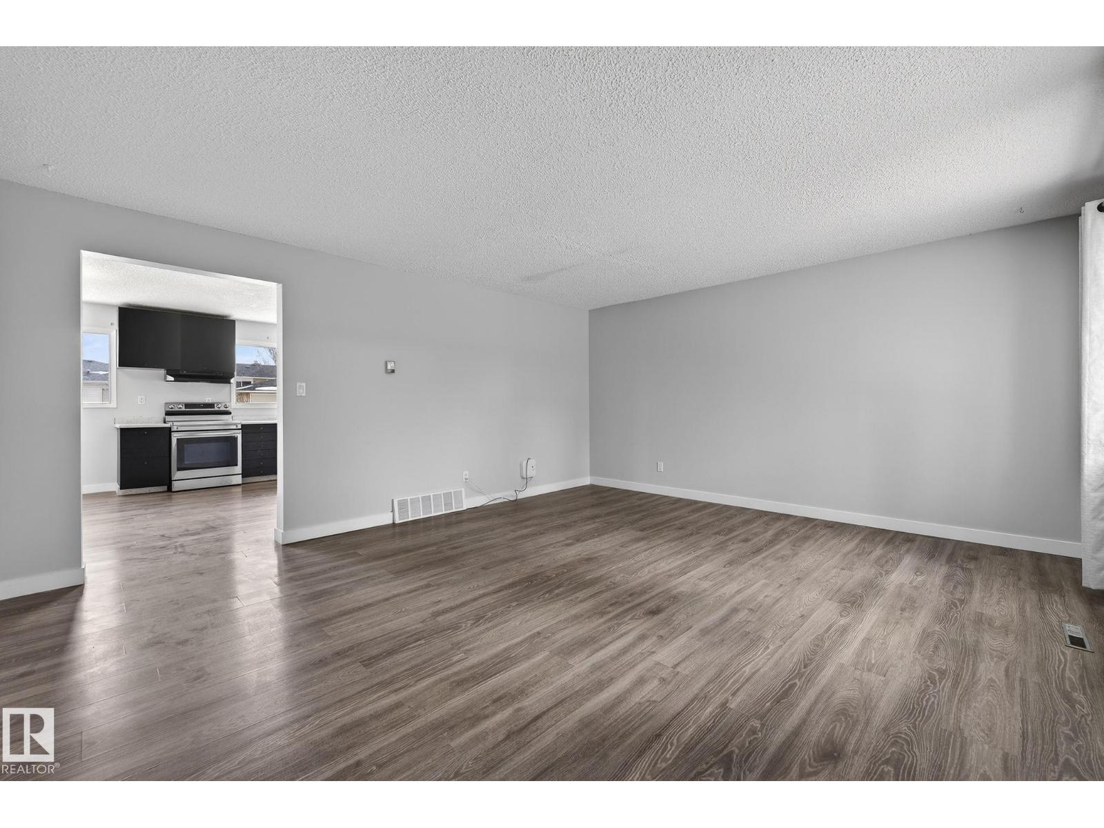 6714 149 Av Nw, Edmonton, Alberta T5C 2V2 - Photo 7 - E4476534
