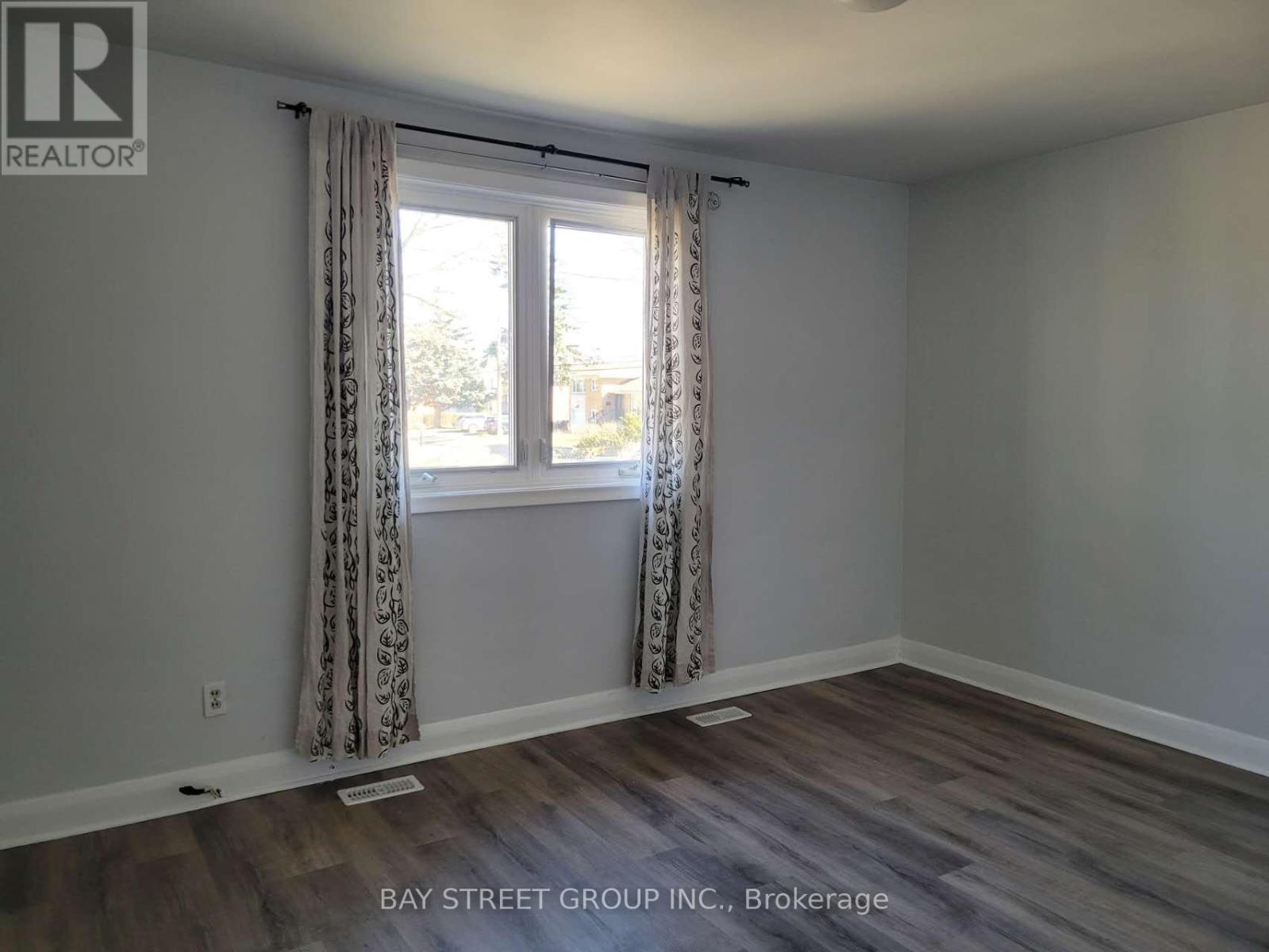 Upper - 110 Acton Avenue, Toronto, Ontario  M3H 4H3 - Photo 9 - C12859328