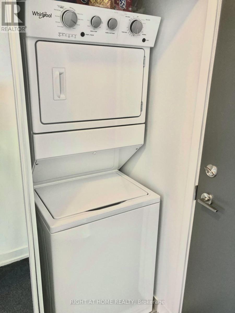 2001 - 5180 Yonge Street, Toronto (Willowdale West), Ontario  M2N 0K5 - Photo 15 - C12859342