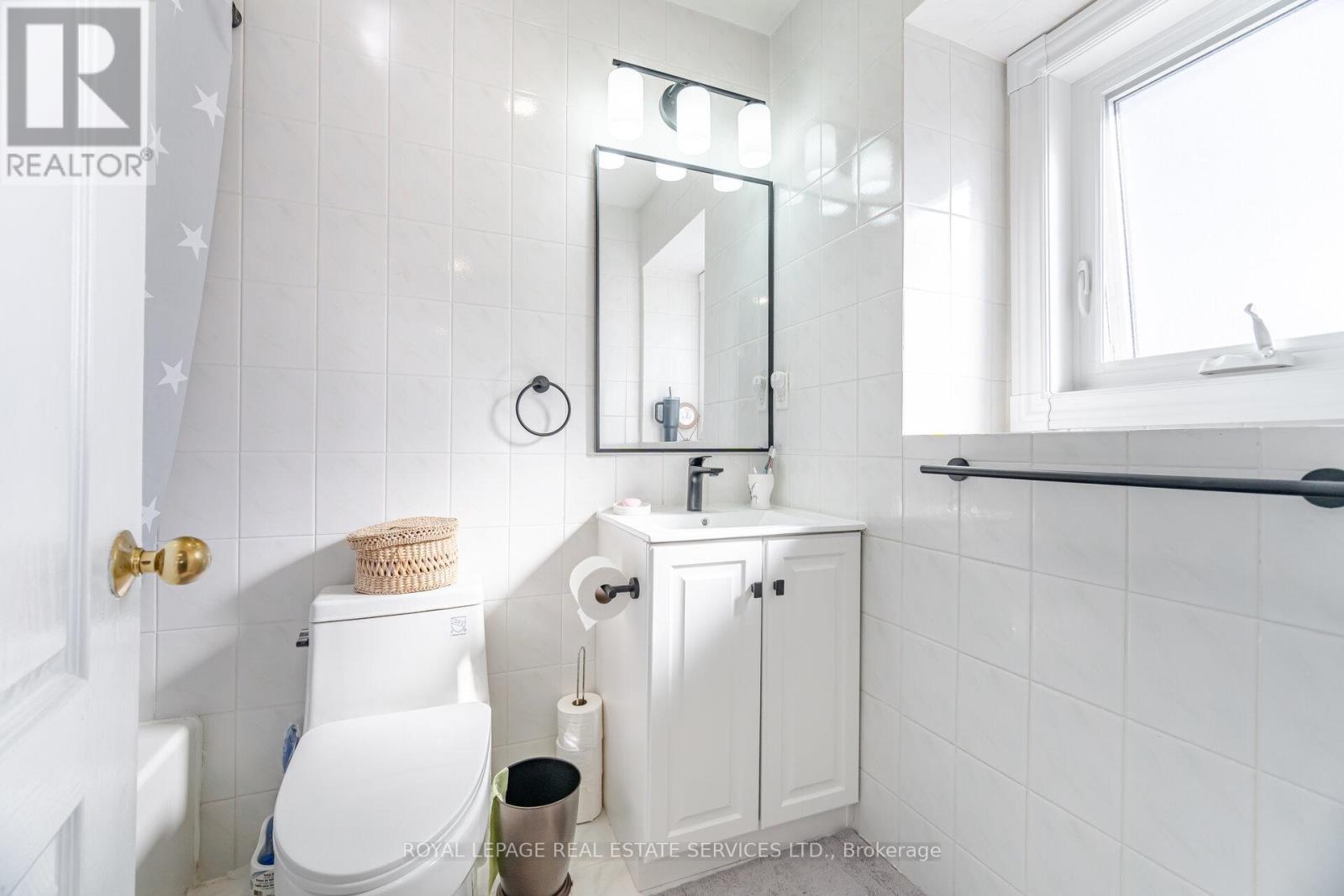 52 Wildberry Crescent, Brampton (Sandringham-Wellington), Ontario  L6R 1J9 - Photo 24 - W12675704