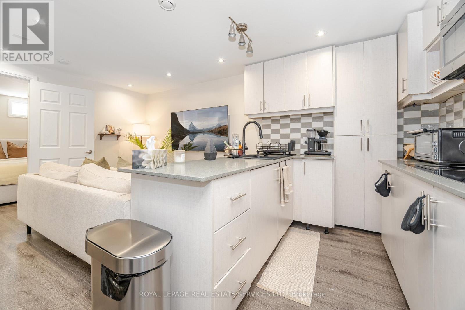 52 Wildberry Crescent, Brampton (Sandringham-Wellington), Ontario  L6R 1J9 - Photo 33 - W12675704