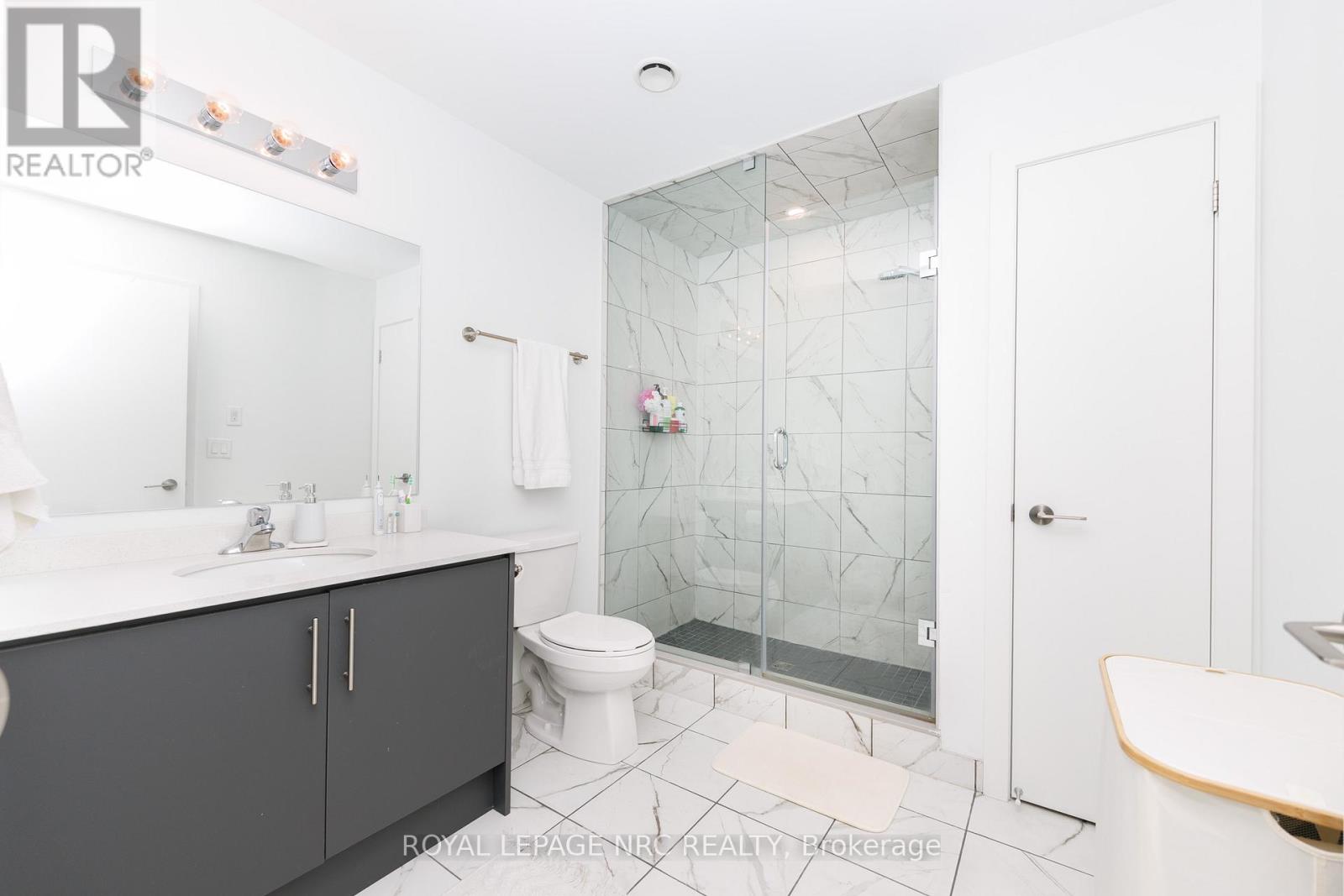 501 - 600 North Service Road, Hamilton, Ontario  L8E 5A7 - Photo 10 - X12802160