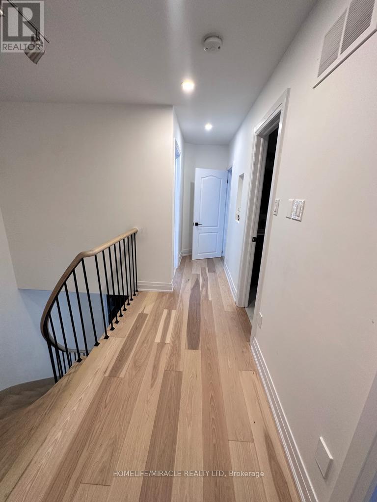 41 Fallen Oak Court, Brampton, Ontario  L6Y 3T6 - Photo 13 - W12859312