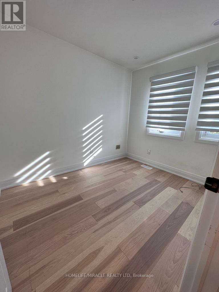 41 Fallen Oak Court, Brampton, Ontario  L6Y 3T6 - Photo 16 - W12859312