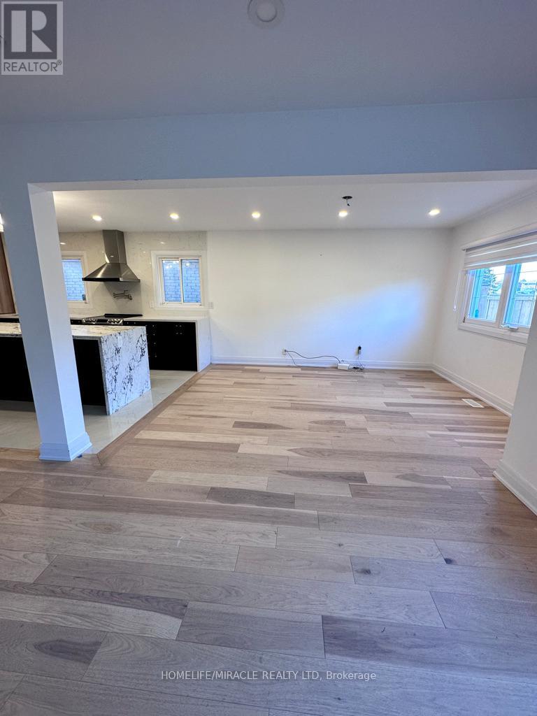 41 Fallen Oak Court, Brampton, Ontario  L6Y 3T6 - Photo 6 - W12859312