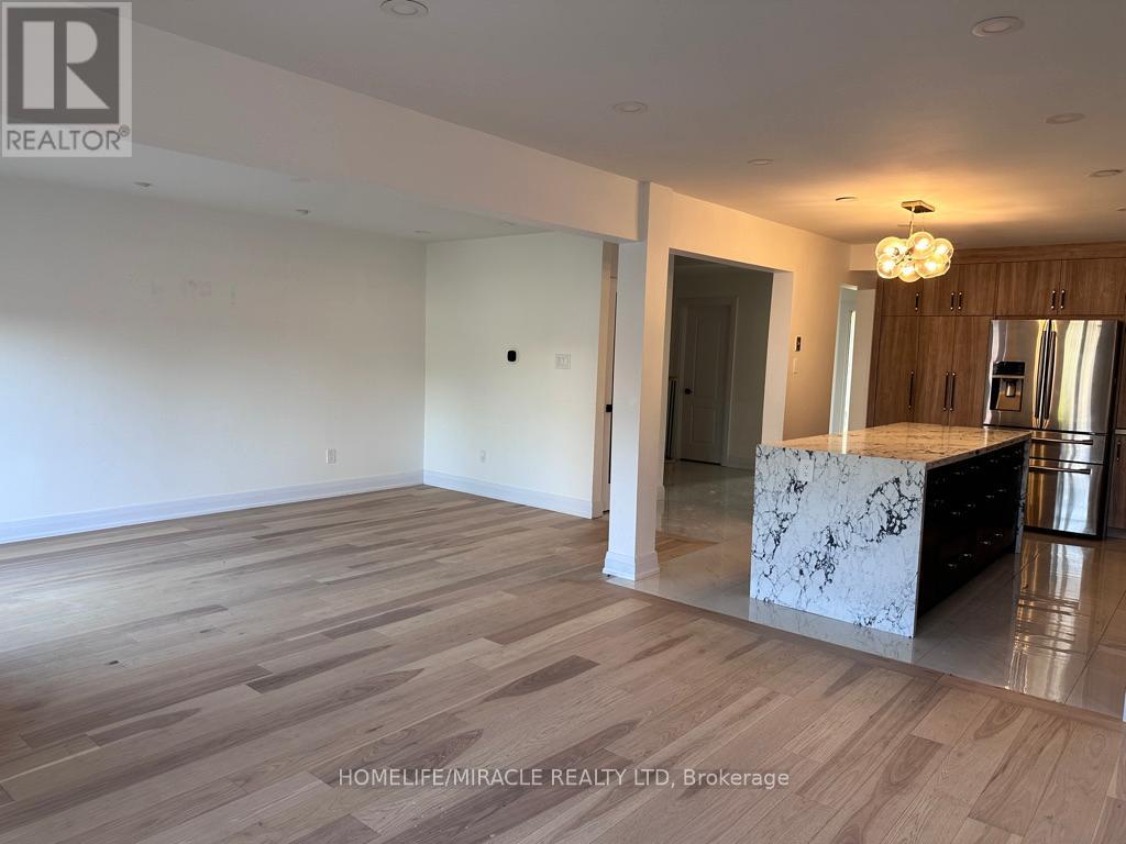 41 Fallen Oak Court, Brampton, Ontario  L6Y 3T6 - Photo 7 - W12859312