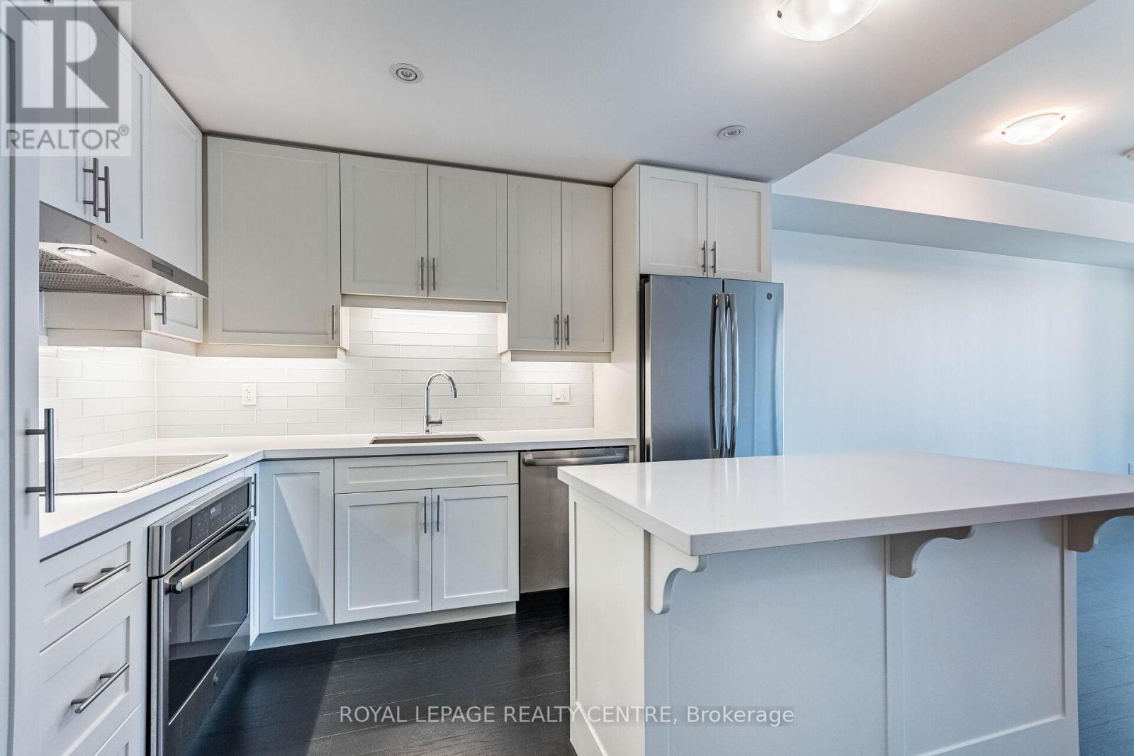 207 - 2025 Maria Street, Burlington, Ontario  L7R 0E9 - Photo 11 - W12859316