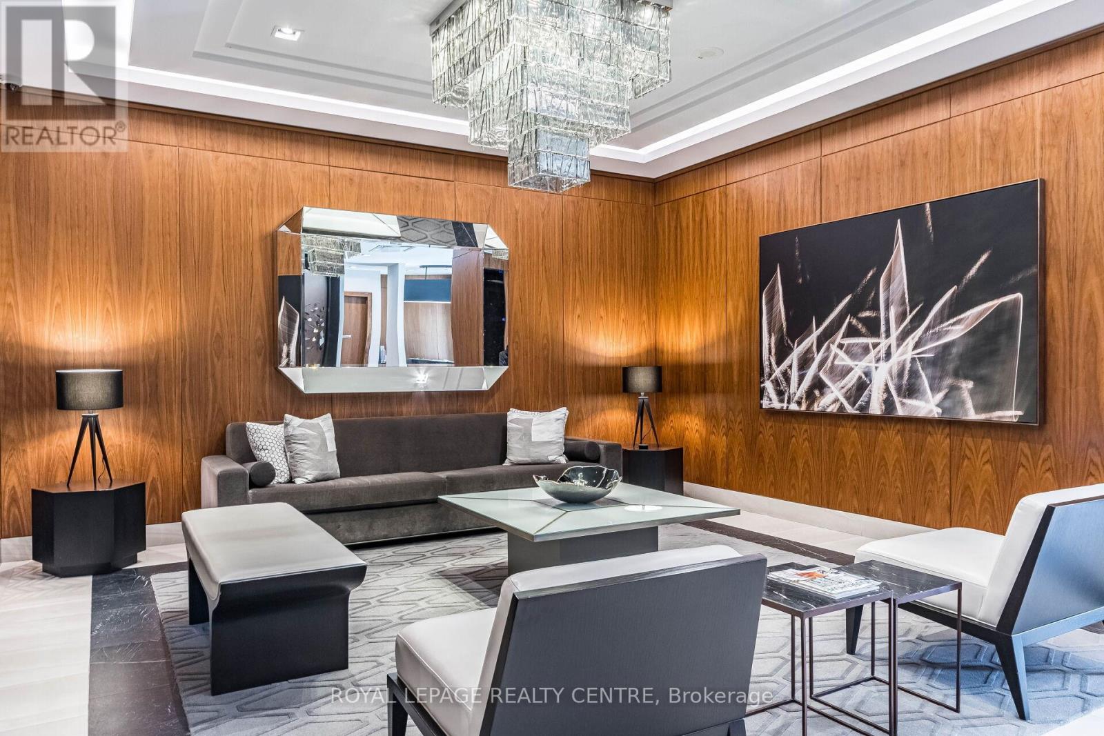 207 - 2025 Maria Street, Burlington, Ontario  L7R 0E9 - Photo 3 - W12859316