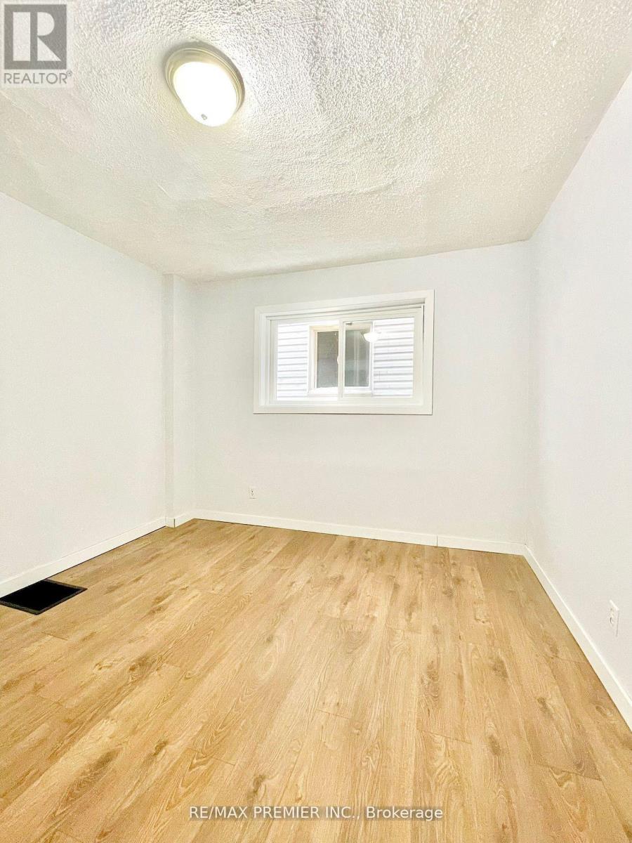 365 Bessie Avenue, Greater Sudbury, Ontario  P3C 4H6 - Photo 18 - X12859344