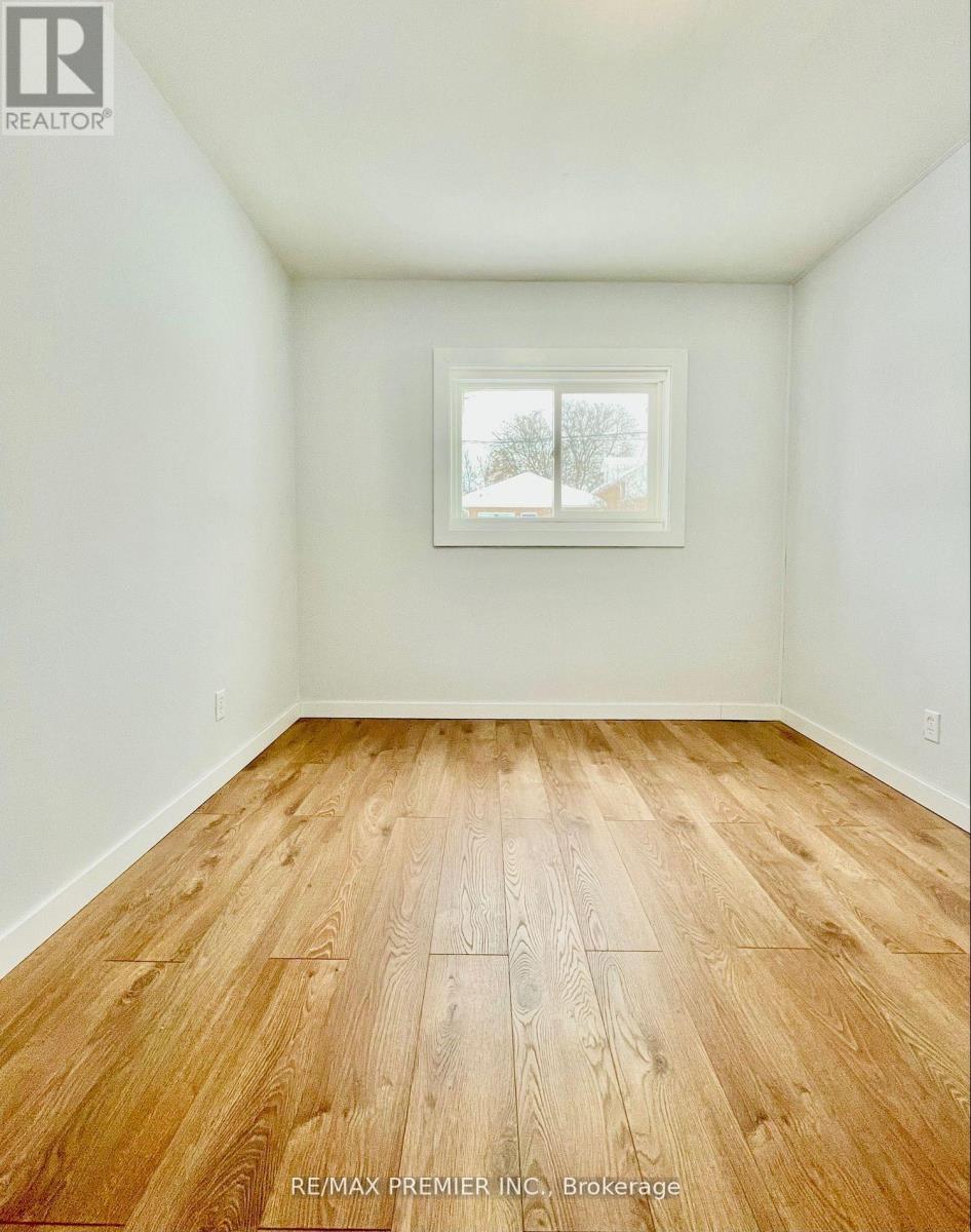 365 Bessie Avenue, Greater Sudbury, Ontario  P3C 4H6 - Photo 22 - X12859344