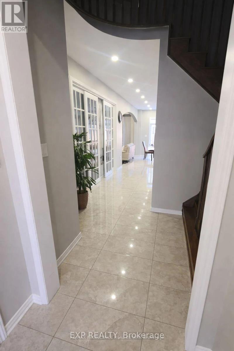 (Upper) - 45 Queen Mary Boulevard, Hamilton, Ontario  L8J 0M4 - Photo 2 - X12859284