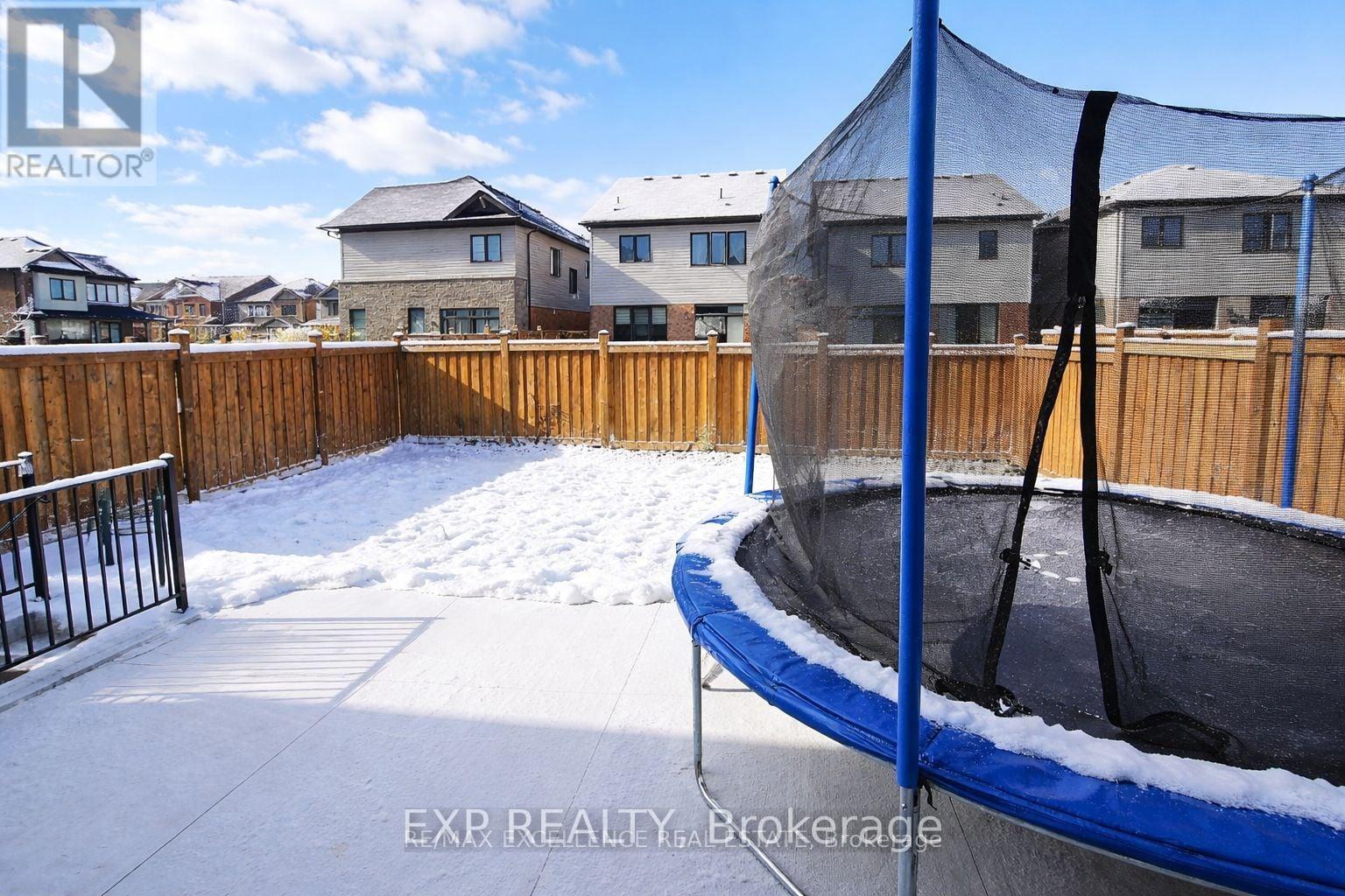 (Upper) - 45 Queen Mary Boulevard, Hamilton, Ontario  L8J 0M4 - Photo 10 - X12859284