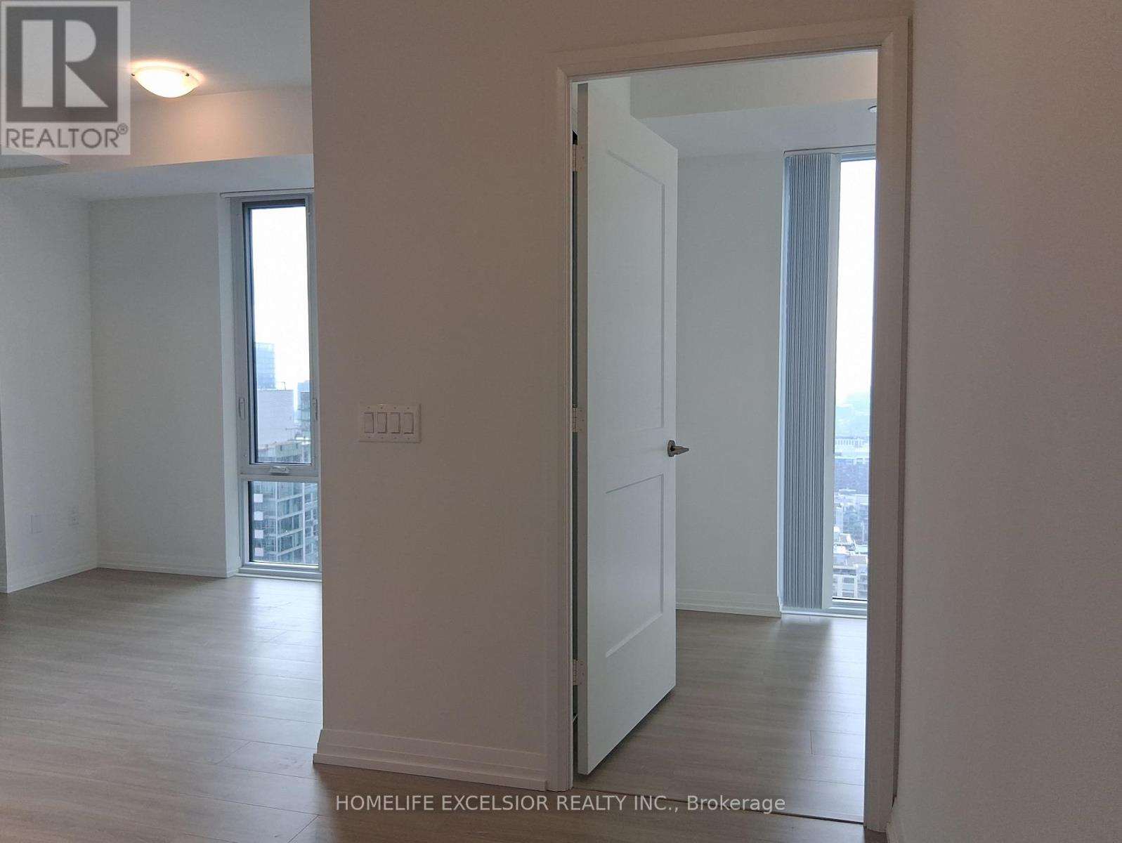 4312 - 8 Widmer Street, Toronto (Waterfront Communities), Ontario  M5V 0W6 - Photo 21 - C12858660