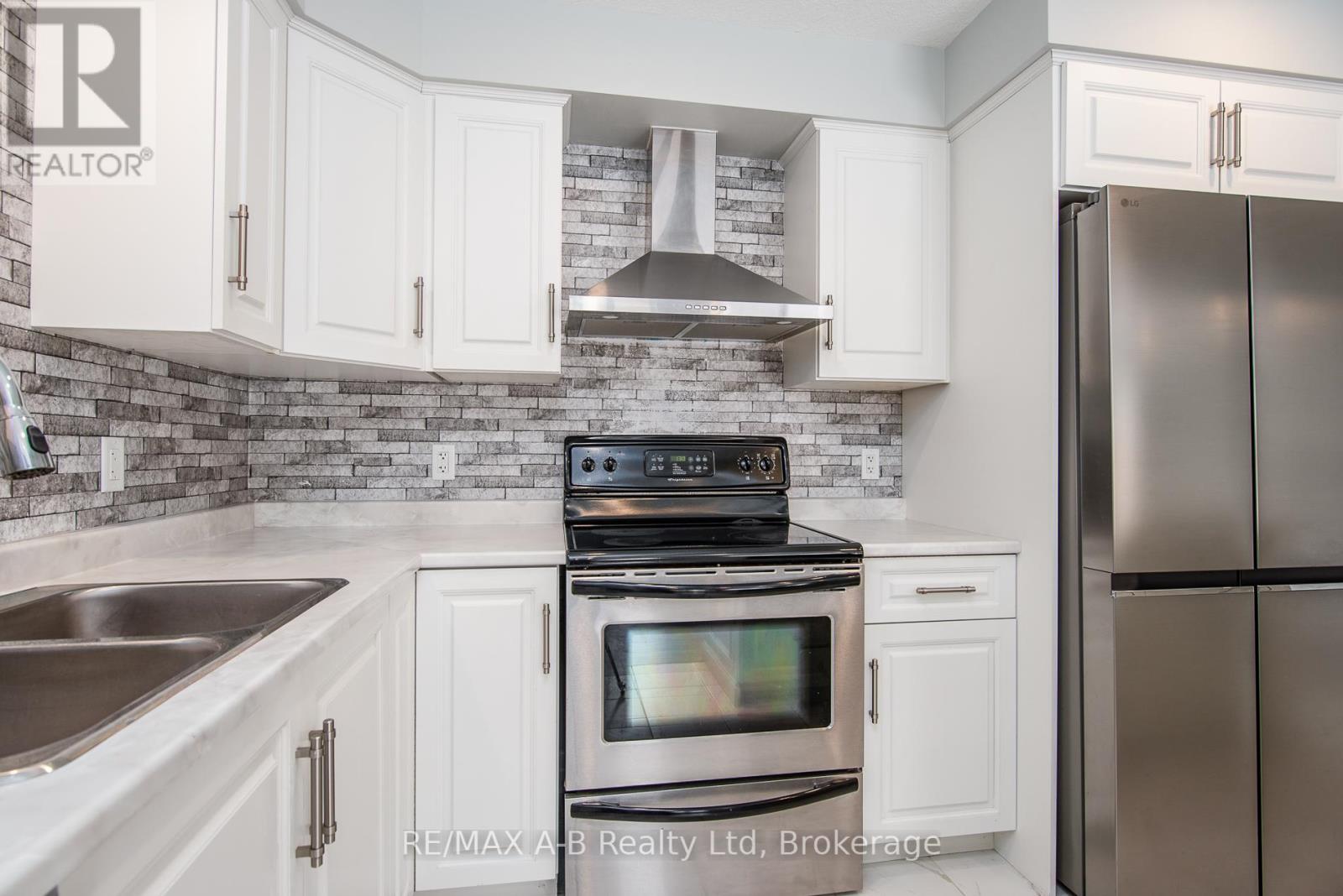 45 Robertson Drive, Stratford, Ontario  N5A 0J6 - Photo 16 - X12859364