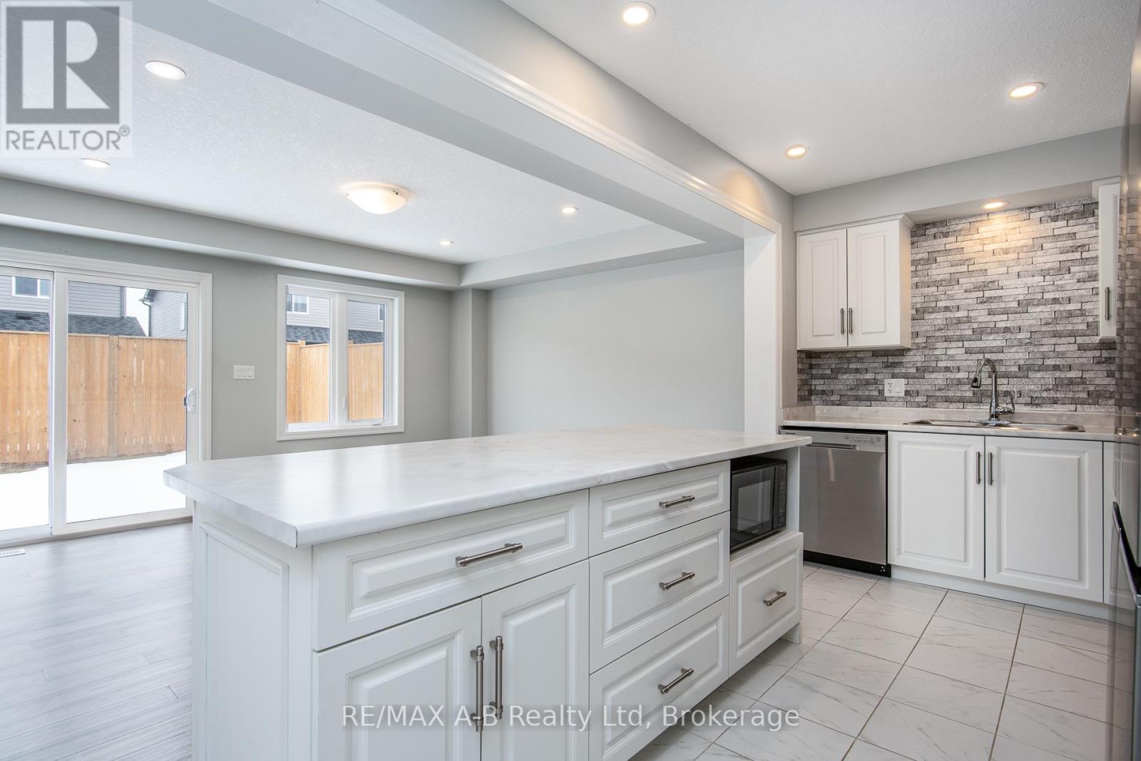 45 Robertson Drive, Stratford, Ontario  N5A 0J6 - Photo 17 - X12859364