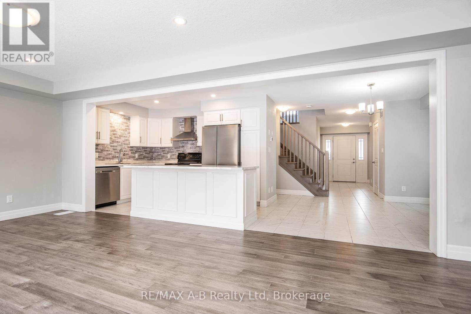 45 Robertson Drive, Stratford, Ontario  N5A 0J6 - Photo 7 - X12859364