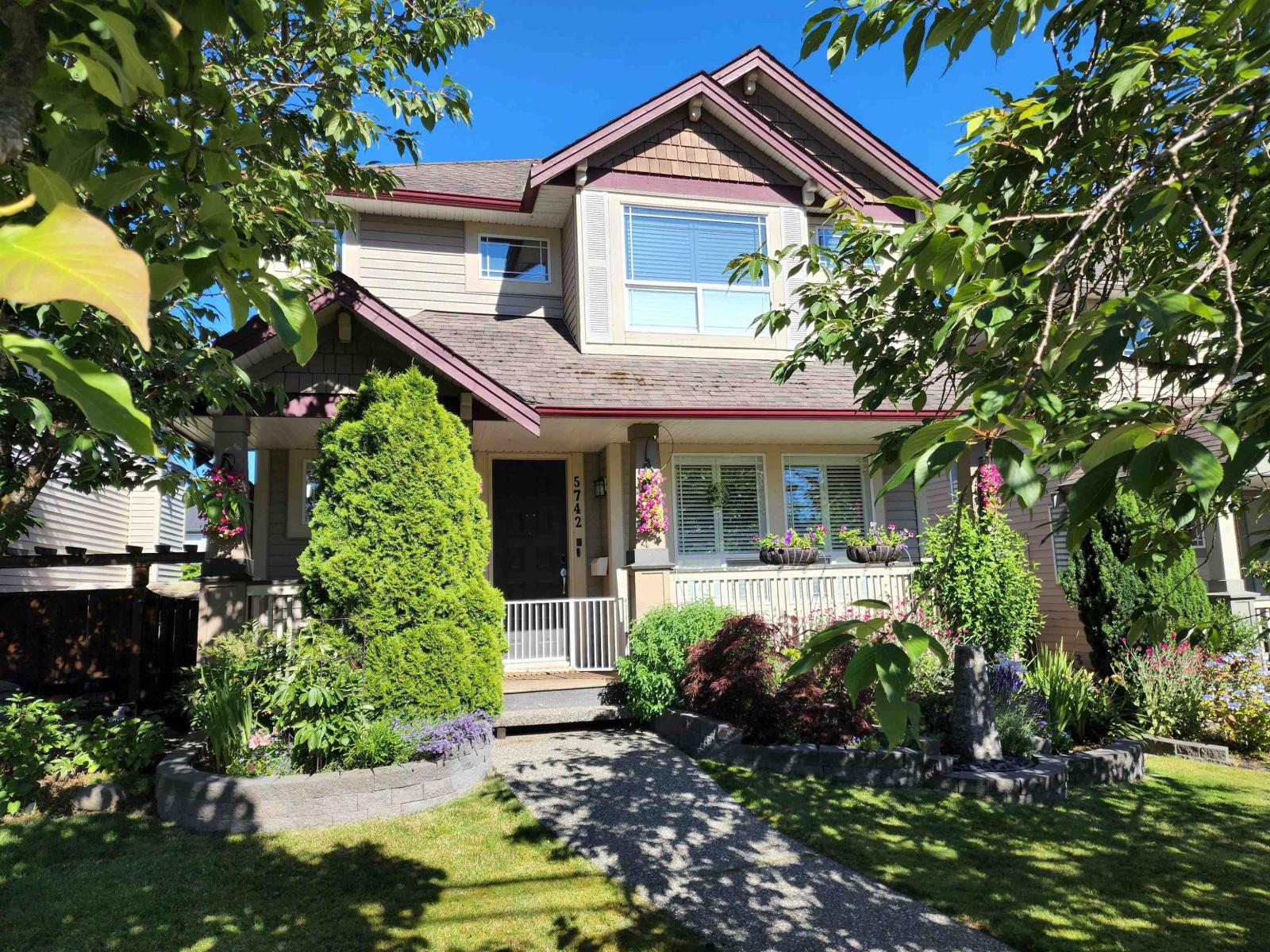 5742 148 Street, Surrey, British Columbia  V3S 3B6 - Photo 1 - R3080067