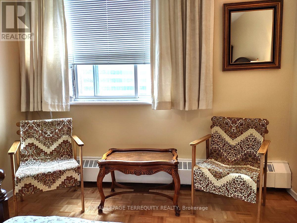 917 - 451 The West Mall, Toronto (Etobicoke West Mall), Ontario  M9C 1G1 - Photo 13 - W12859322