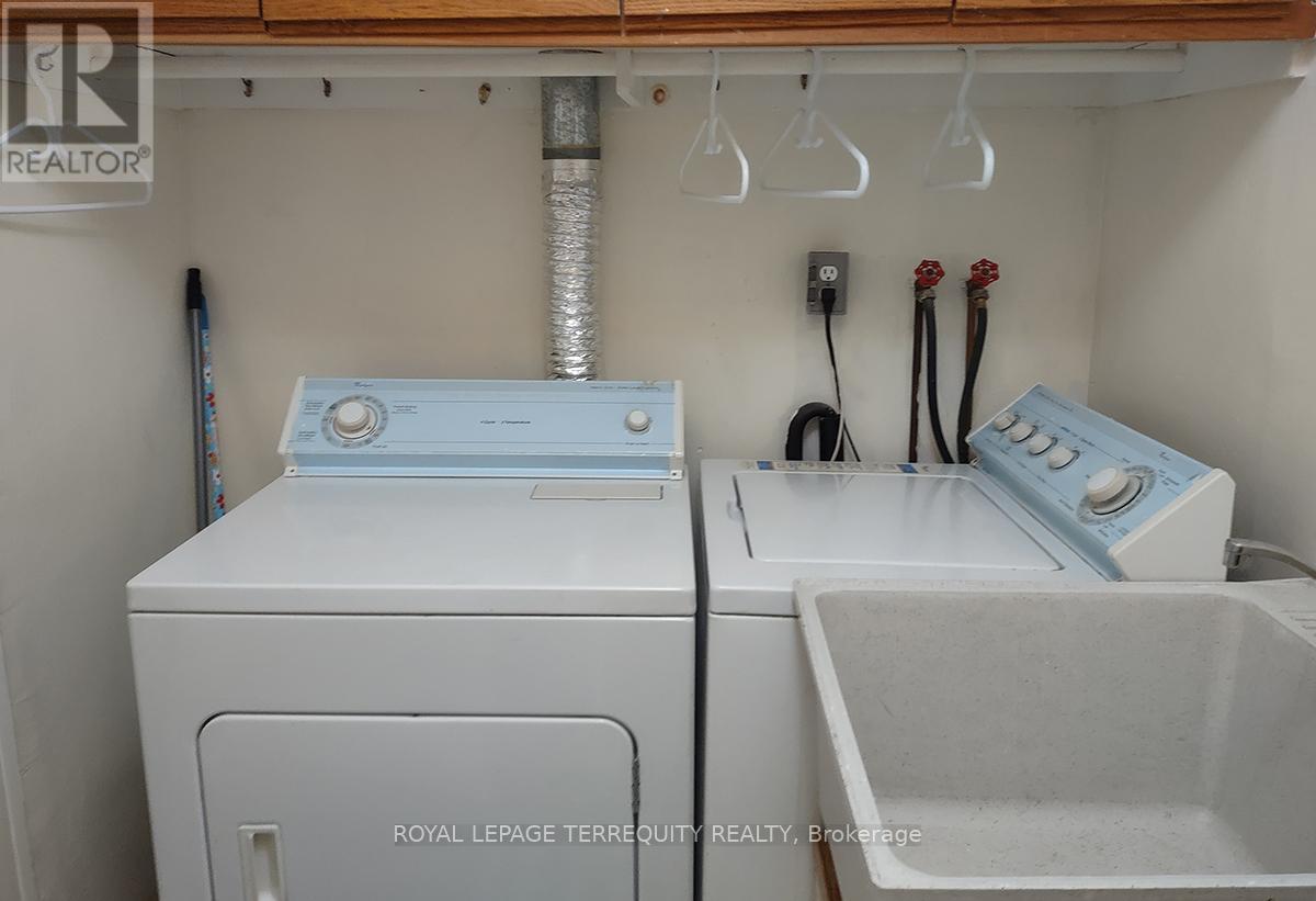 917 - 451 The West Mall, Toronto (Etobicoke West Mall), Ontario  M9C 1G1 - Photo 17 - W12859322