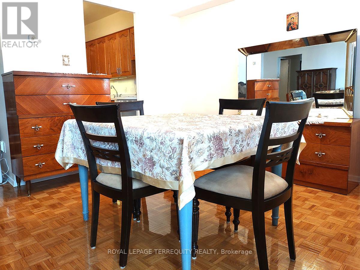 917 - 451 The West Mall, Toronto (Etobicoke West Mall), Ontario  M9C 1G1 - Photo 11 - W12859322