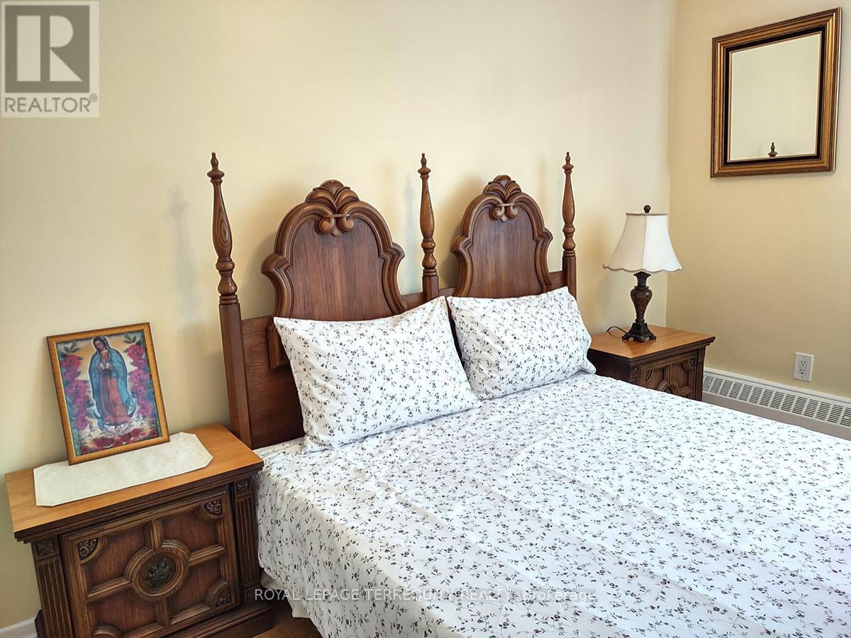 917 - 451 The West Mall, Toronto (Etobicoke West Mall), Ontario  M9C 1G1 - Photo 14 - W12859322