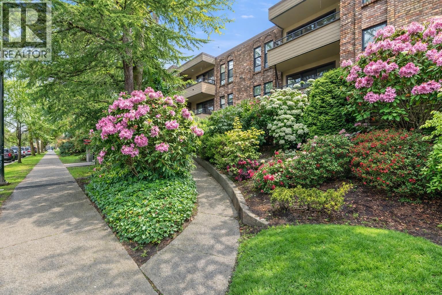 305 1266 W 13th Avenue, Vancouver, British Columbia  V6H 1N6 - Photo 1 - R3081431