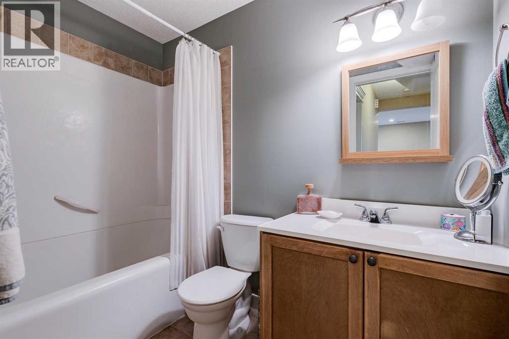 307 Crystal Green Rise, Okotoks, Alberta  T1S 2N5 - Photo 33 - A2282595