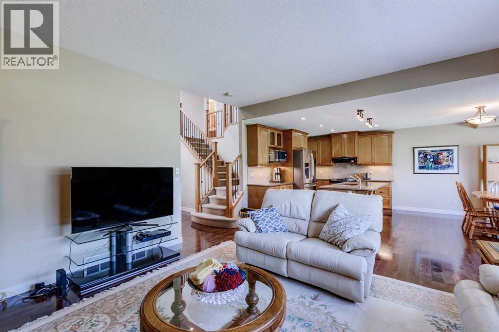 307 Crystal Green Rise, Okotoks, Alberta  T1S 2N5 - Photo 9 - A2282595