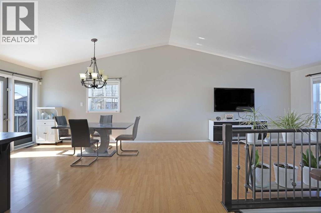 11 Upland Bay W, Brooks, Alberta  T1R 1N1 - Photo 14 - A2288677