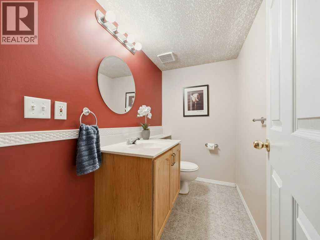 17 Douglas Woods Gardens Se, Calgary, Alberta  T2Z 3A9 - Photo 31 - A2291401