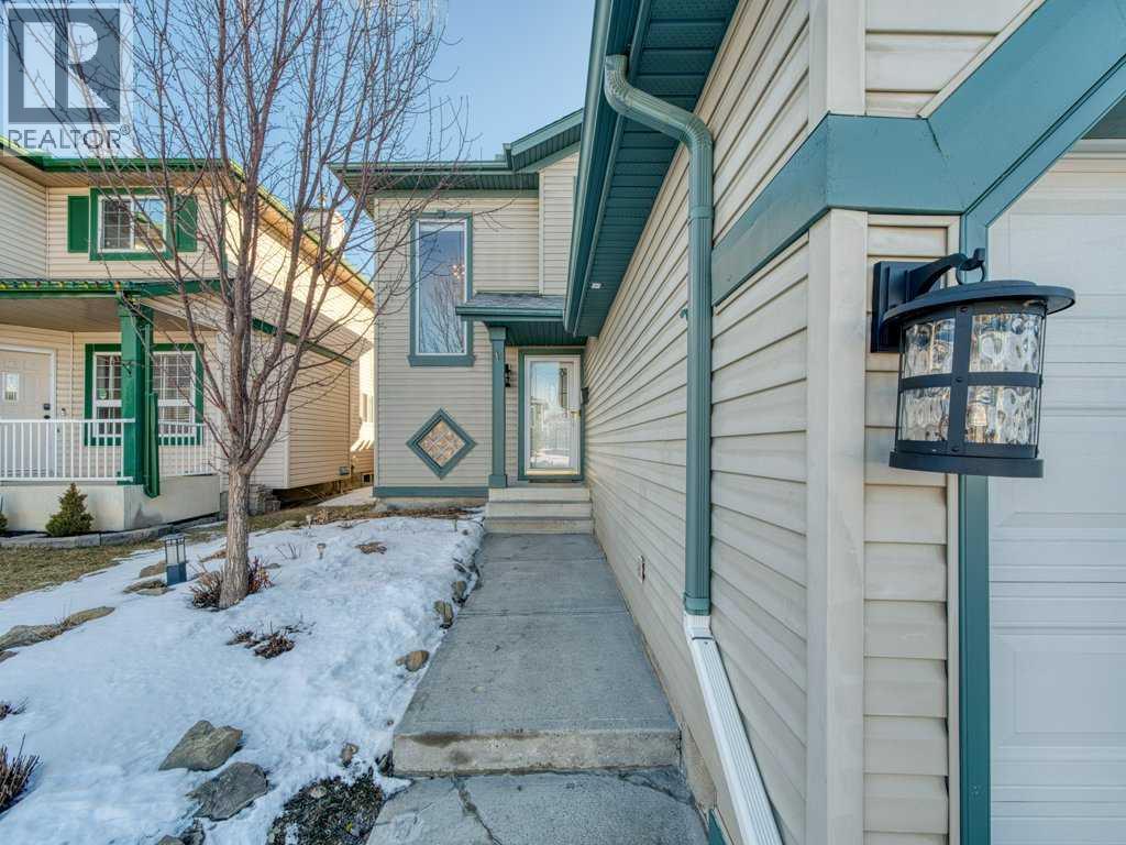17 Douglas Woods Gardens Se, Calgary, Alberta  T2Z 3A9 - Photo 3 - A2291401