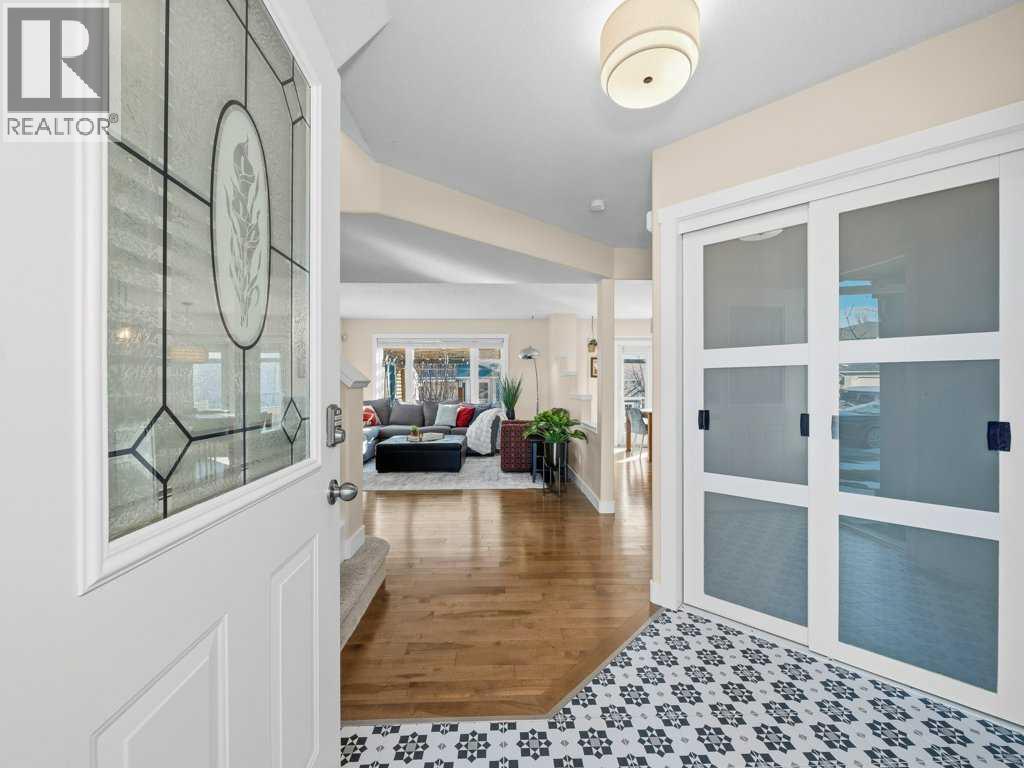 17 Douglas Woods Gardens Se, Calgary, Alberta  T2Z 3A9 - Photo 4 - A2291401