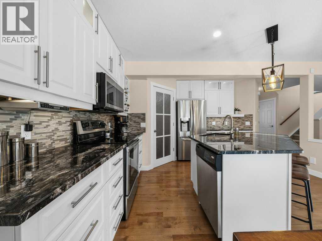 17 Douglas Woods Gardens Se, Calgary, Alberta  T2Z 3A9 - Photo 8 - A2291401