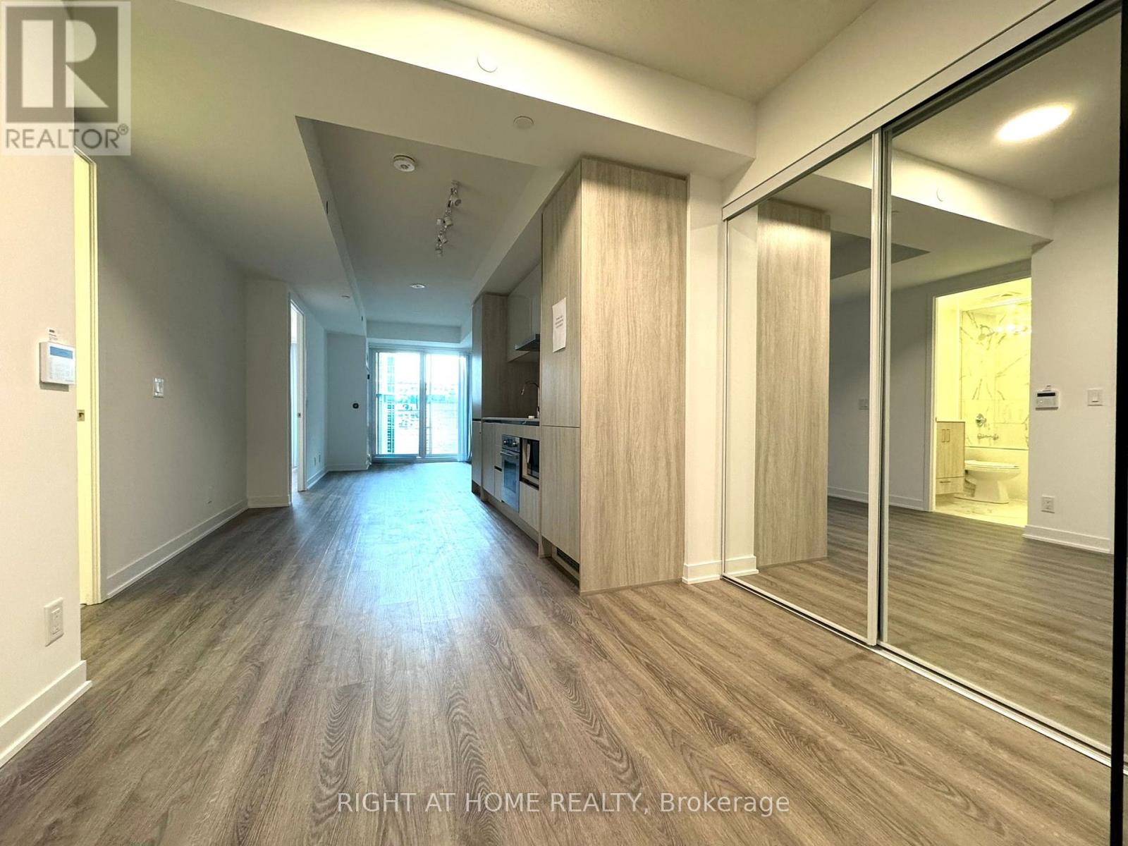 902 - 180 Front Street E, Toronto, Ontario  M5A 0K9 - Photo 4 - C12859402