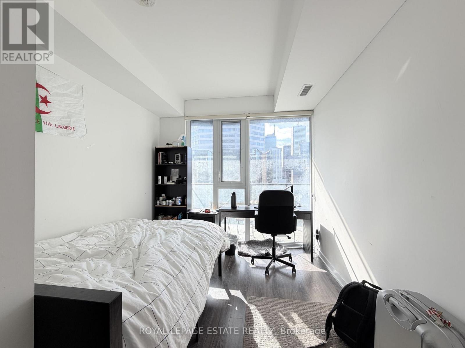 1409 - 20 Edward Street, Toronto (Bay Street Corridor), Ontario  M5G 0C5 - Photo 9 - C12859414