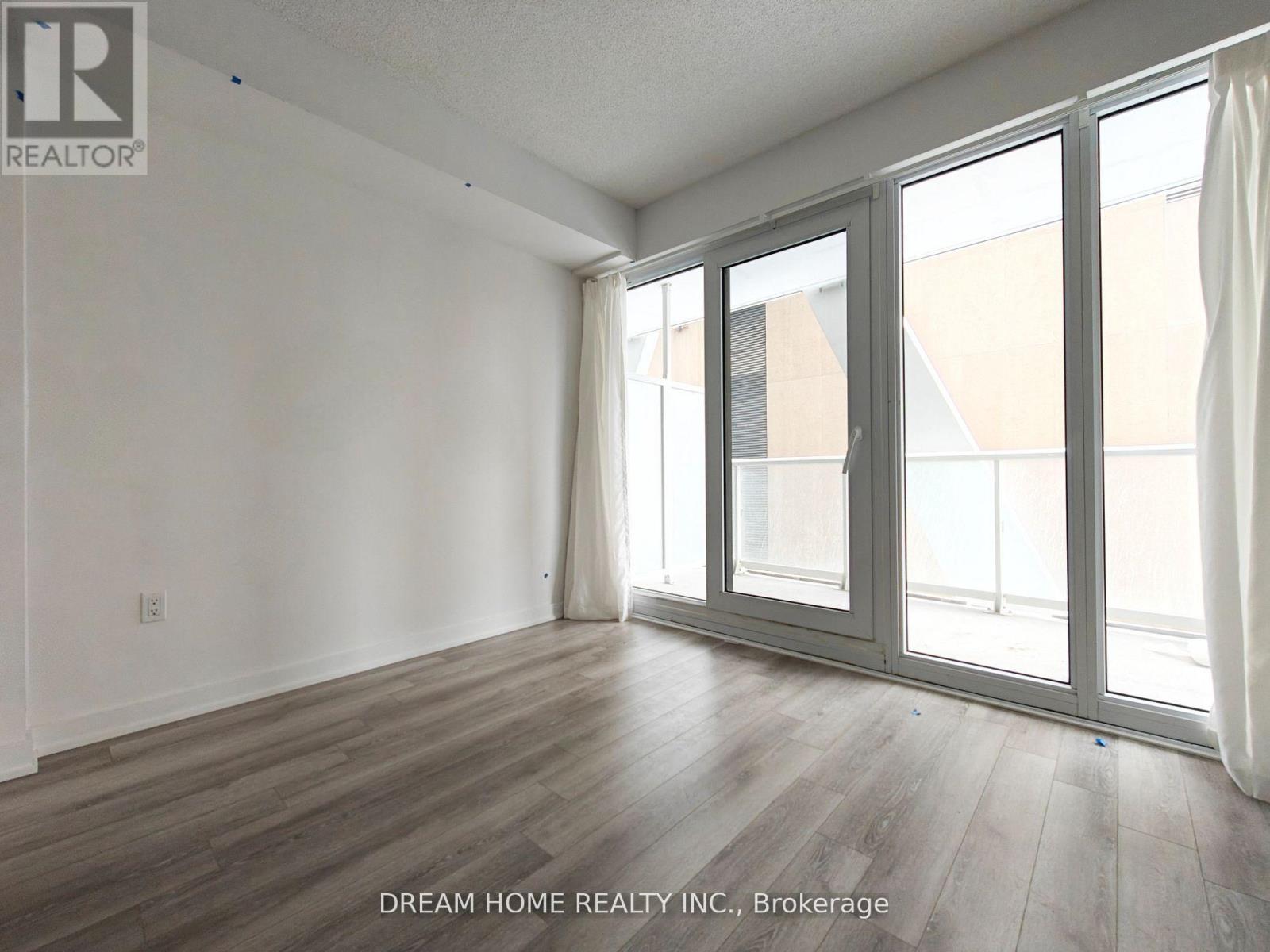 829 - 230 Simcoe Street, Toronto (Kensington-Chinatown), Ontario  M5T 0G7 - Photo 11 - C12859434