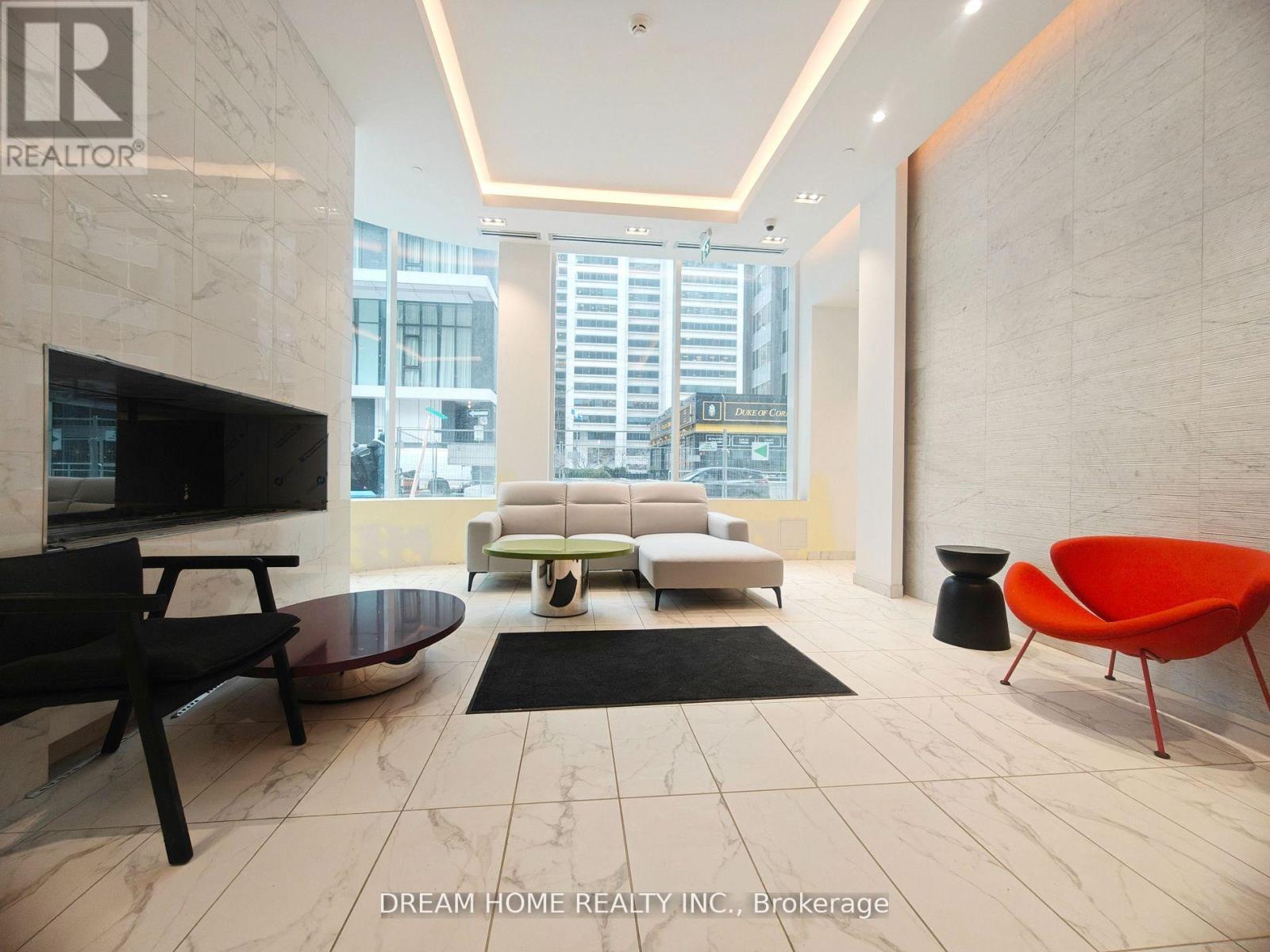 829 - 230 Simcoe Street, Toronto (Kensington-Chinatown), Ontario  M5T 0G7 - Photo 2 - C12859434