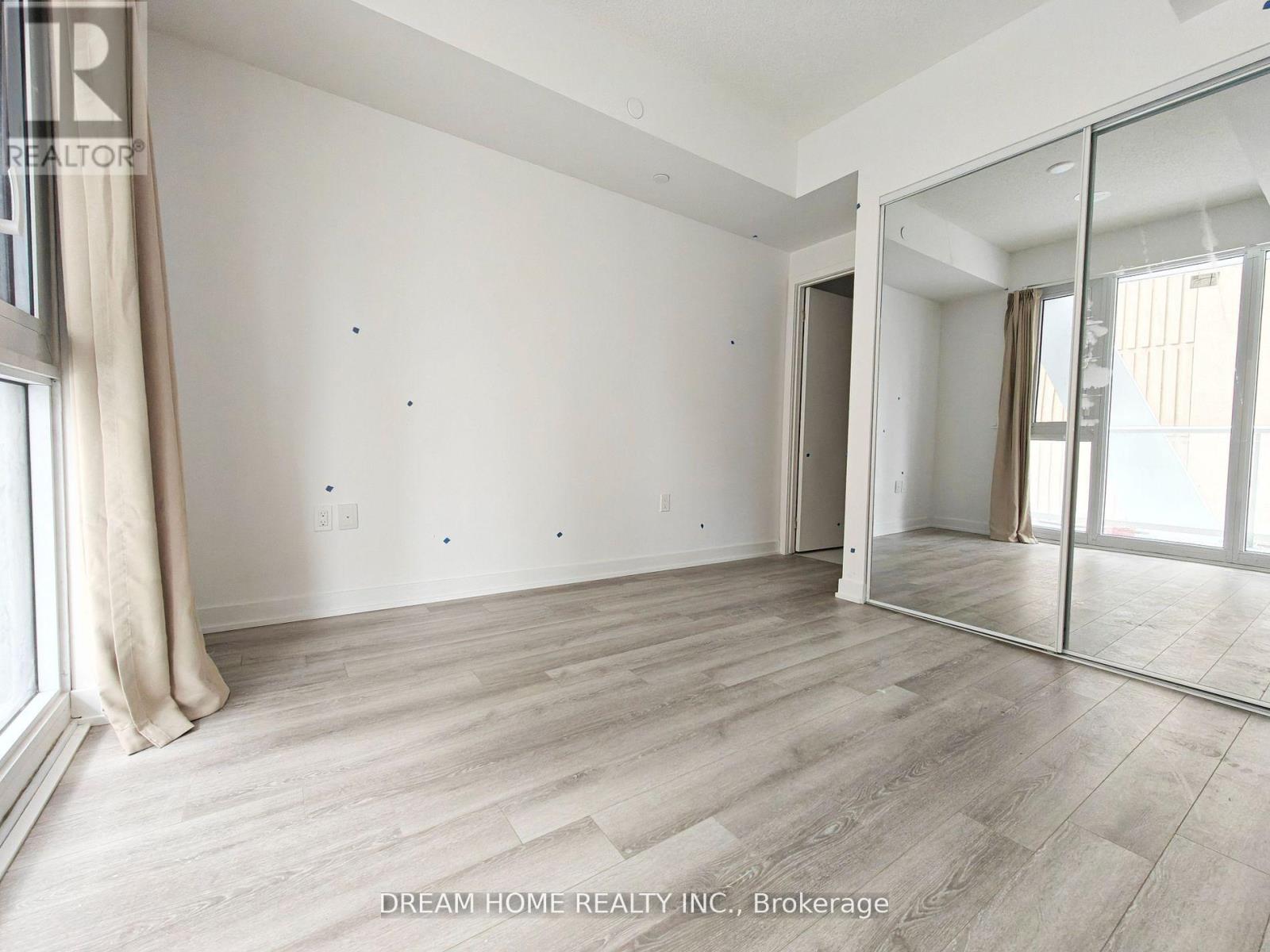 829 - 230 Simcoe Street, Toronto (Kensington-Chinatown), Ontario  M5T 0G7 - Photo 8 - C12859434