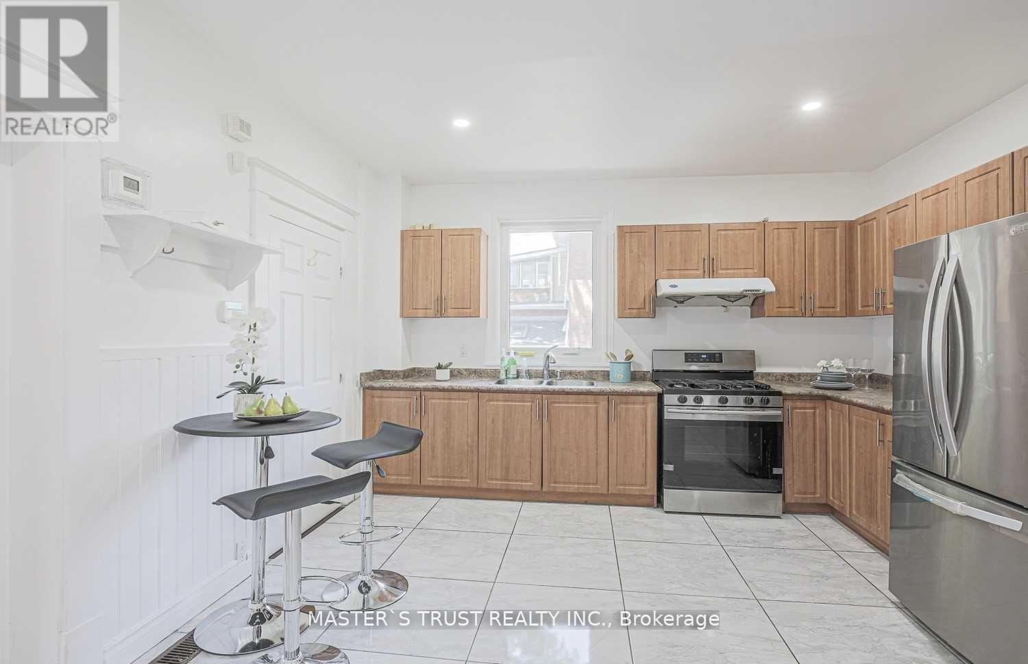 2668 Midland Avenue, Toronto (Agincourt South-Malvern West), Ontario  M1S 1R7 - Photo 4 - E12859388