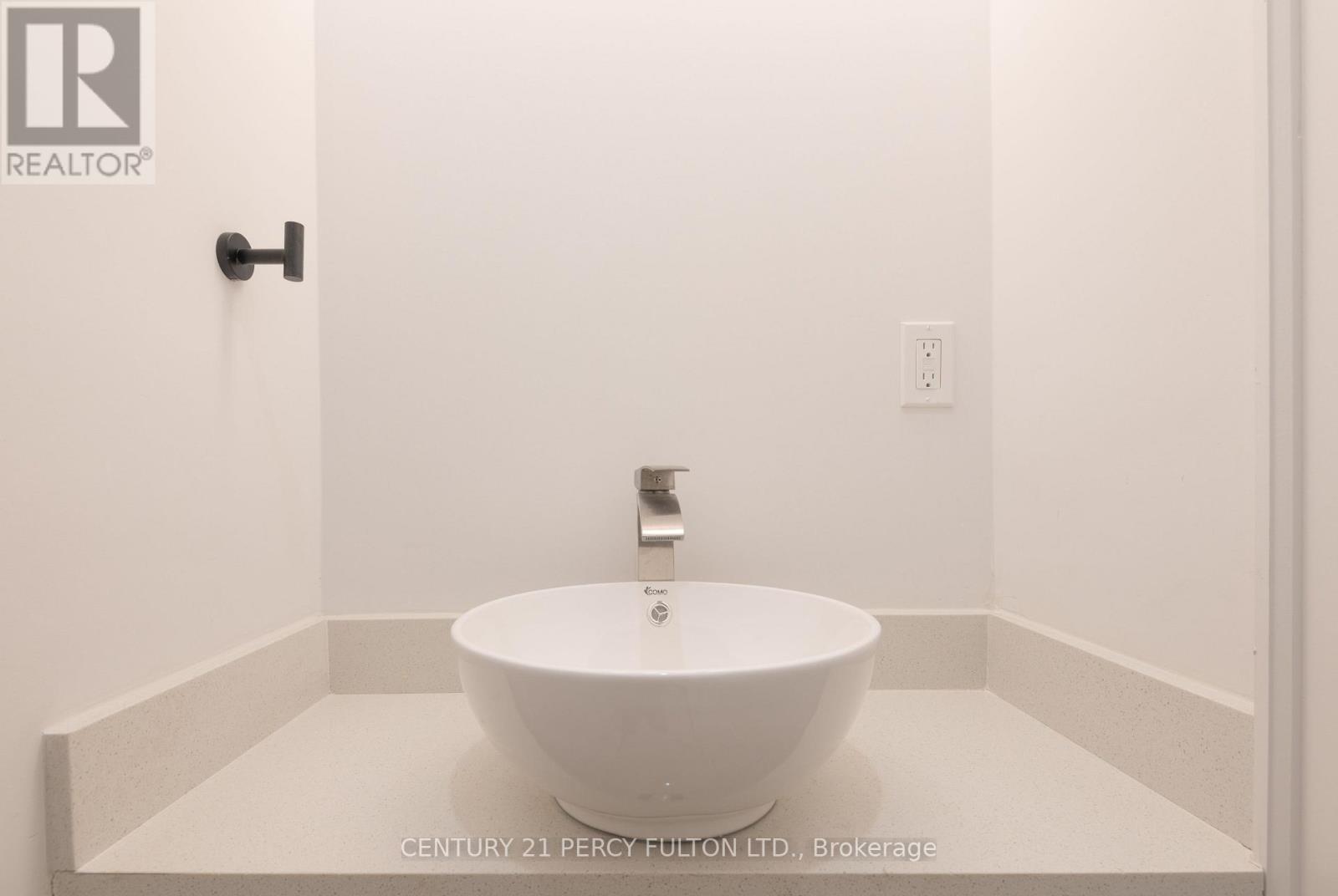 195 Danforth Road, Toronto (Oakridge), Ontario  M1L 3X1 - Photo 6 - E12859418