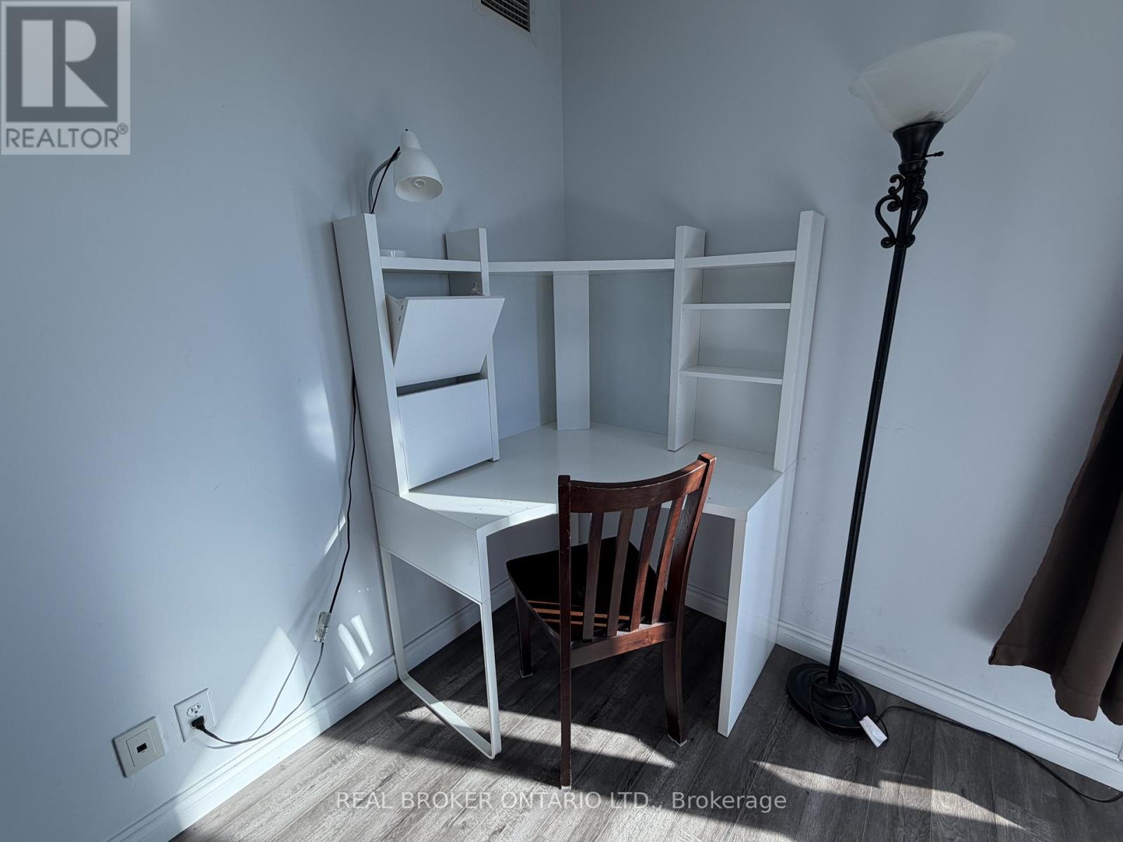 1210 - 1 Lee Centre Drive, Toronto (Woburn), Ontario  M1H 3J2 - Photo 4 - E12859424