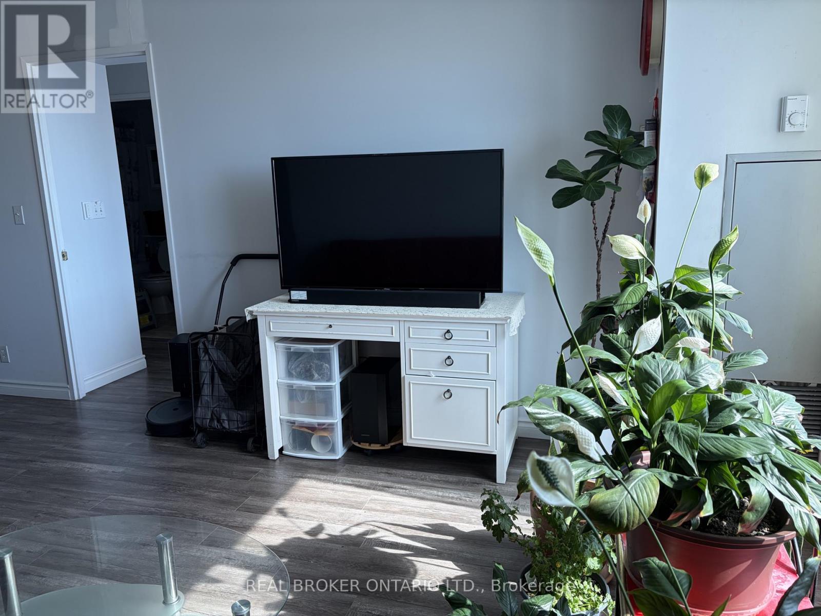 1210 - 1 Lee Centre Drive, Toronto (Woburn), Ontario  M1H 3J2 - Photo 8 - E12859424