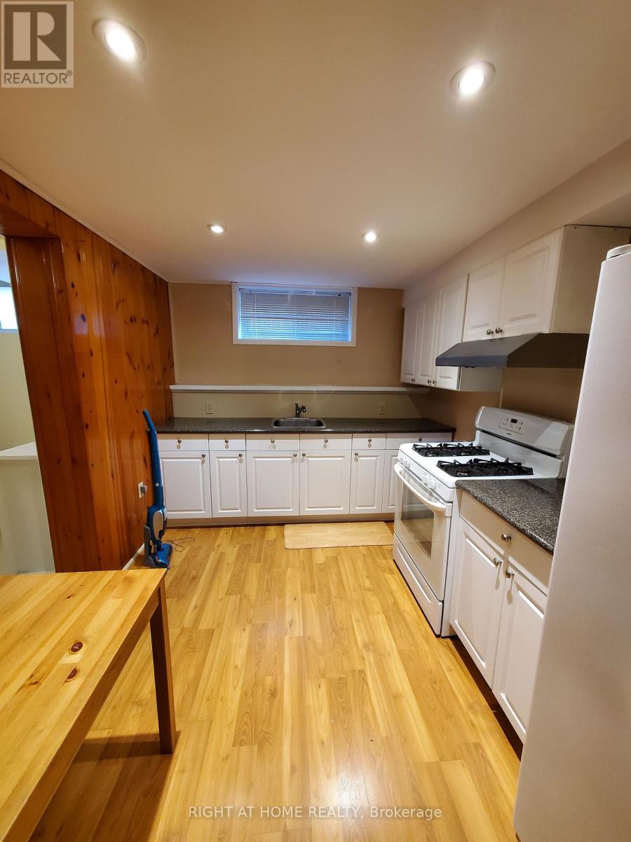 35 Hathway Drive, Toronto (Bendale), Ontario  M1P 4L6 - Photo 13 - E12859426