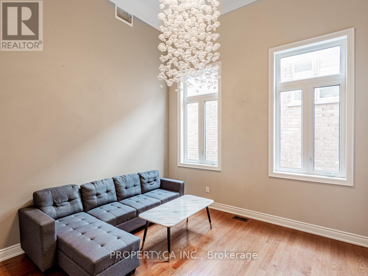 45 Marbrook Street, Richmond Hill (Mill Pond), Ontario  L4C 0Y9 - Photo 12 - N12859390